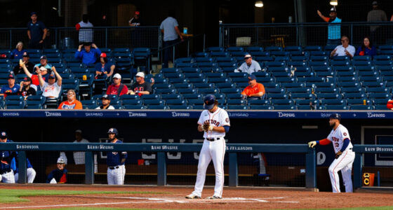 Astros Frustrated By Boos From Sparse Crowd During Wild-card Opener