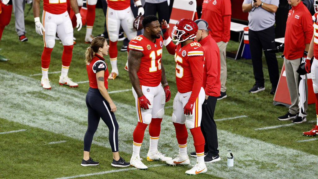 Kansas City Chiefs Star Defensive Lineman Chris Jones Caught In Screaming Match With Coaches On Sidelines